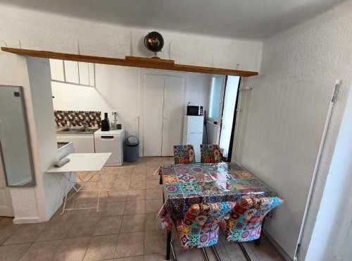 Apppartement dans maison avec terrasse plein sud , Netflix, parking et fibre