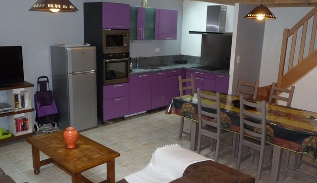 APPT. CITY CENTER (6 to 7 PEOPLE) 3 bedrooms/2. Water/2 toilets