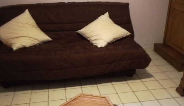 Appt Entierement Equipe EN Sous SOL Tres Calme. Petitjardin. Chauffage. Tram