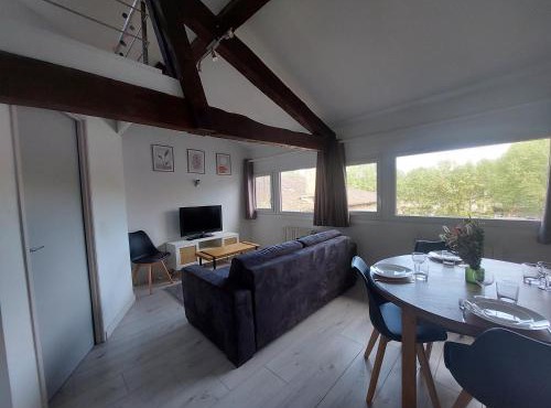 Appt lumineux, vue place Vival