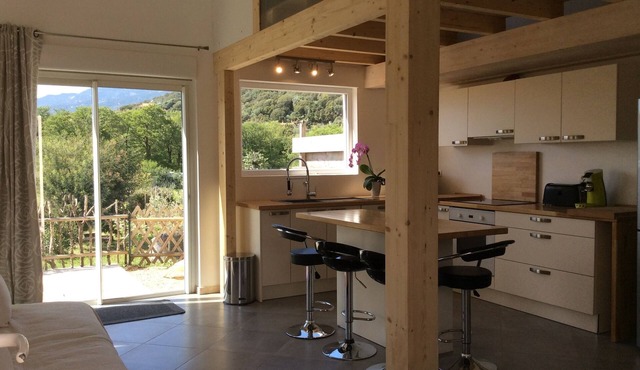 Appt Meublé de tourisme 3 *ds villa with 2 terraces, swimming pool, open view.