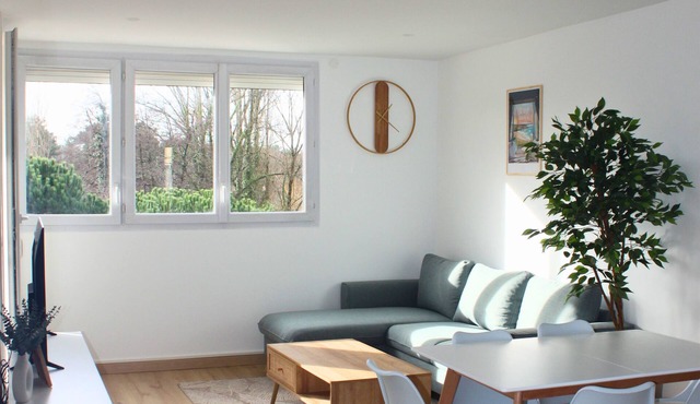 Appt. Refait à Neuf Avec Balnéo, Idéalement Situé Près du Centre de Mérignac