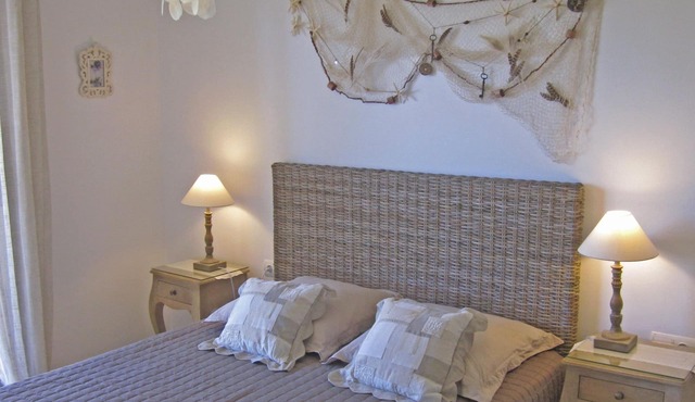 Appt rez-de-jardin dans residence avec piscine