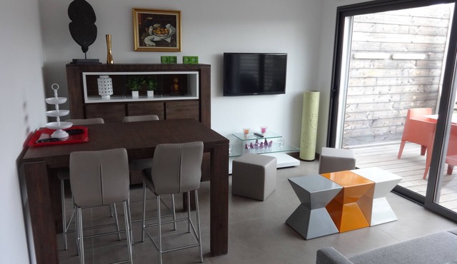 APPT T2-SAMPERIO CORSO WITH TERRACE CLOSE TO THE PORT OF PLAISANCE