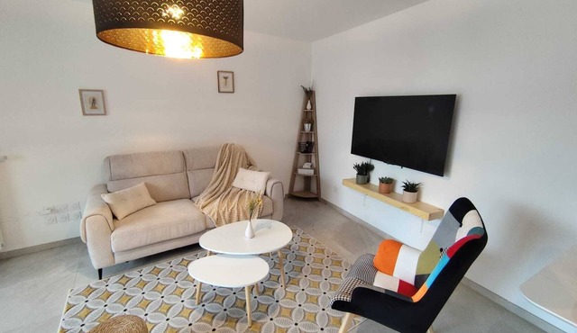 Appt T3 65m2, sleeps 6, Montmerle Centre, Bord de Saône