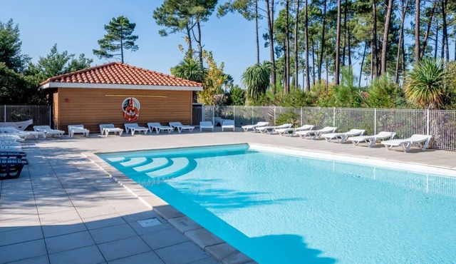 Apptmt avec accès piscine | A quelques pas du lac!