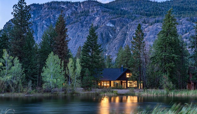 Après Cabin - Designer Lake Cabin near North Cascade National Park in Mazama, WA