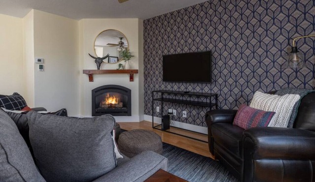 Après Chalet – Luxury Town Home off Ski Hill Rd