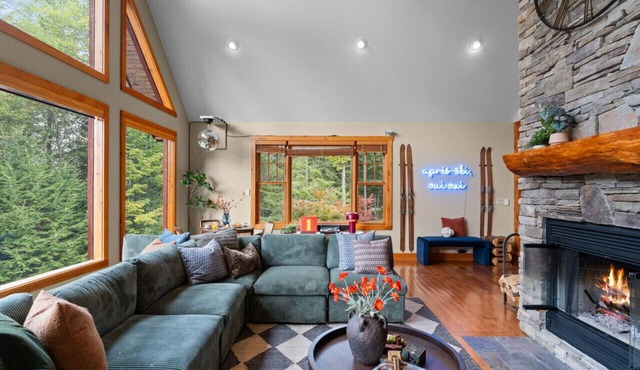 Après Chalet|Ski|Luxury|Sauna|HotTub|Firepit|Disco