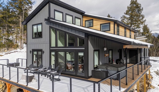 Après Chalet- Modern Chalet with Mountain Views