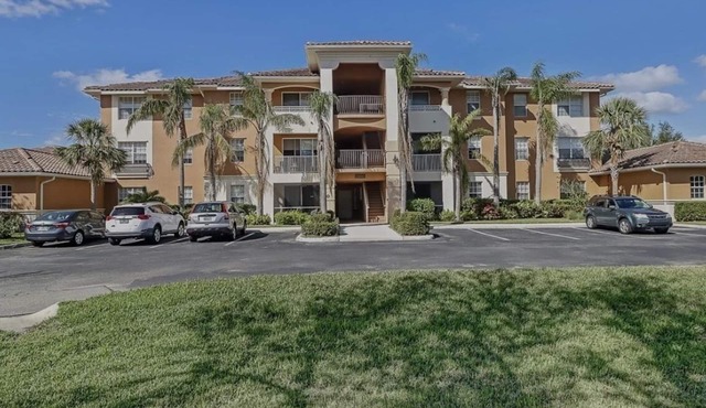 Apr - Nov 40% discounted. Luxury gated condo Porto Vista, Cape Coral