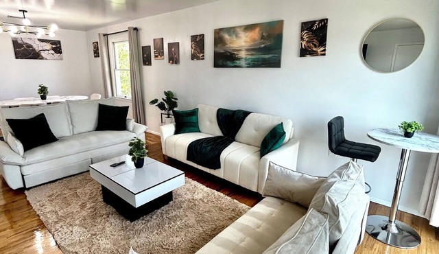 April 40% Discount. Close to EWR, JFK, NYC, Times Square, Manhattan, Prudential