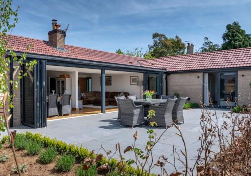 April Cottage - Luxury Country Bolthole