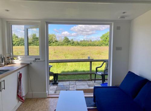 April Cottage - Meadow Studio