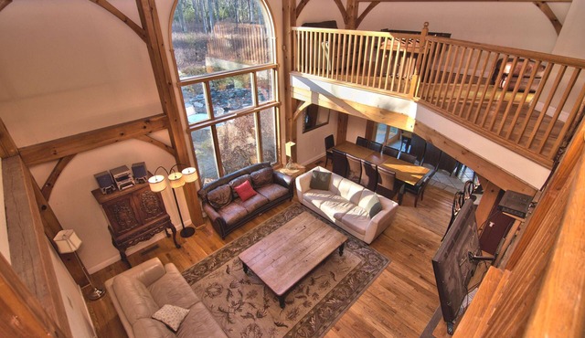 APRIL & MAY DEAL Free night when booking a weekend!