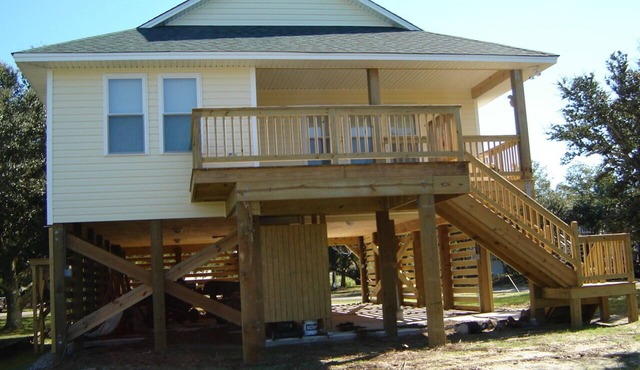 April Spring Fishing Special : 100.00 night, 4 night min. Canal front cottage
