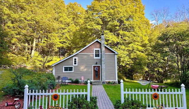 April Spring savings. Hike the nearby Appalachian Trail or relax in seclusion.