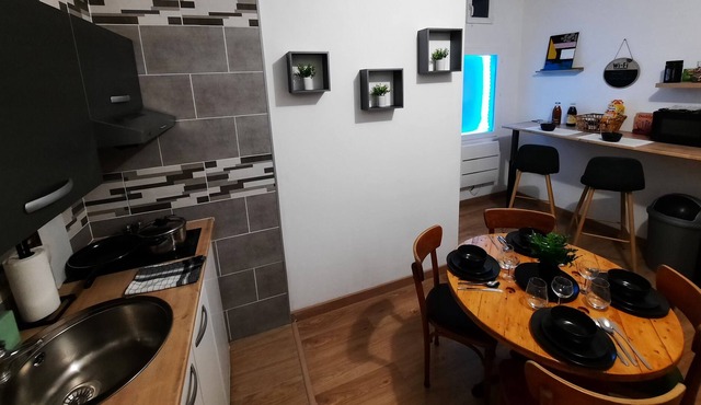 Apt 103-Apartment-Designer-Ensuite with Shower