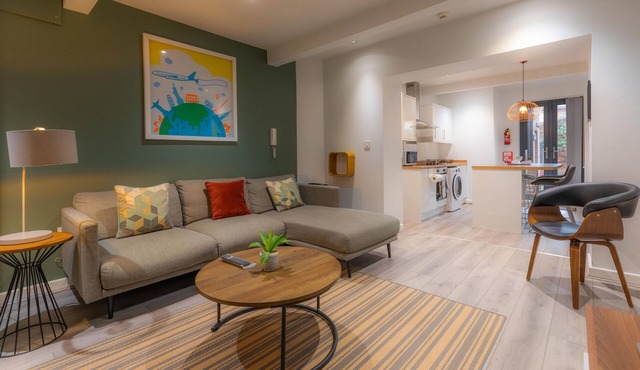 Apt 2 - City Haven Preston - Large duplex space