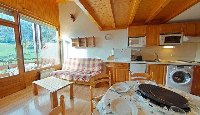 Apt 2BR + loft for 6 - ski-in/ski-out - garage - WIFI