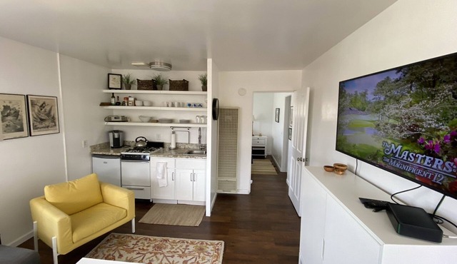 Apt 3 Carmel by the Sea
