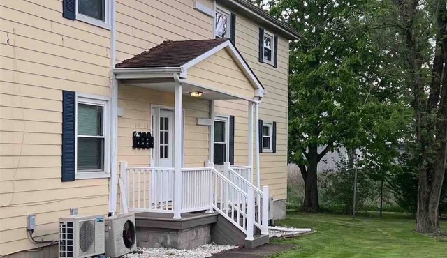 Apt 3 Comfortable and Convenient