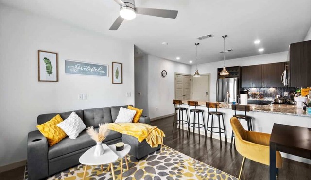 Apt 335 · Luxury 2Bd Queen Unit | Free Parking |Hwy121| TPC
