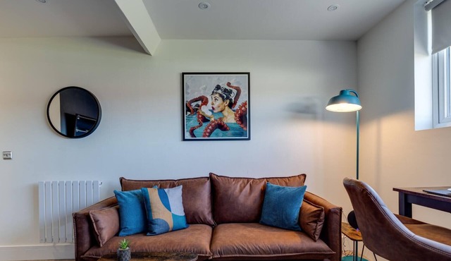 Apt 4 - North Marine Villa - Modern apartment near North Bay Beach.