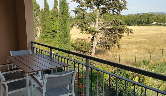 Apt 50m2 with balcony fully equipped near Avignon