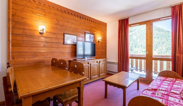 Apt 6 ppl near the ski runs