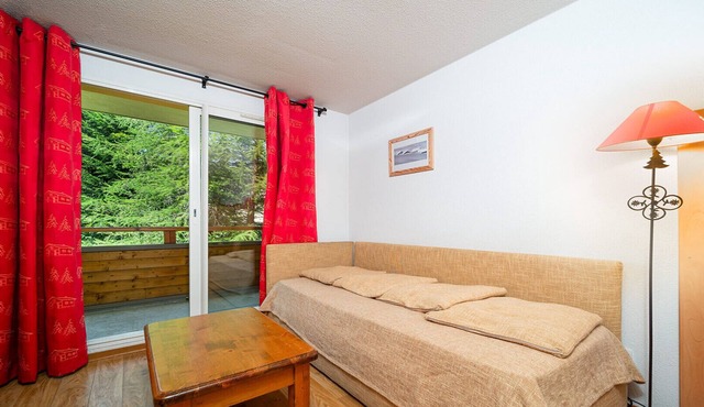 Apt 6 ppl near the ski station