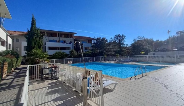 Apt In Residence With Swimming Pool