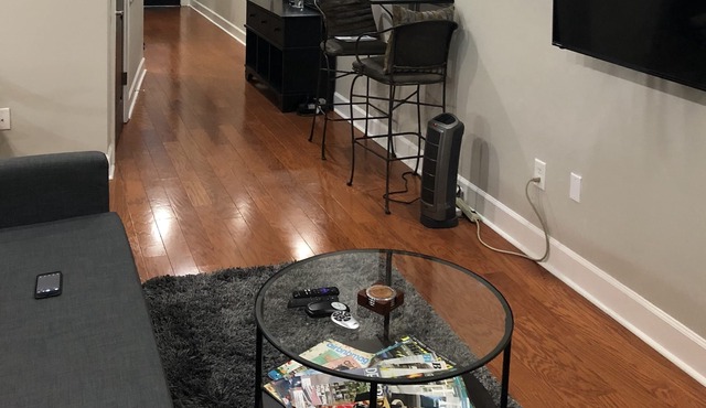 Apt in the City with amenities. Very close to downtown & Mercedes-Benz Stadium