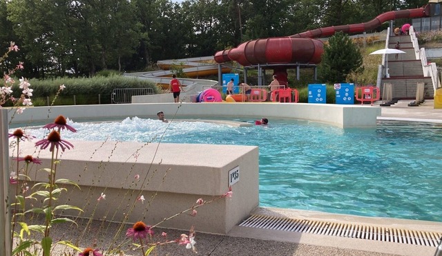 Apt Indépendant Mauve /terrasse /parking/5 km des Activités du lac de ST Pardoux