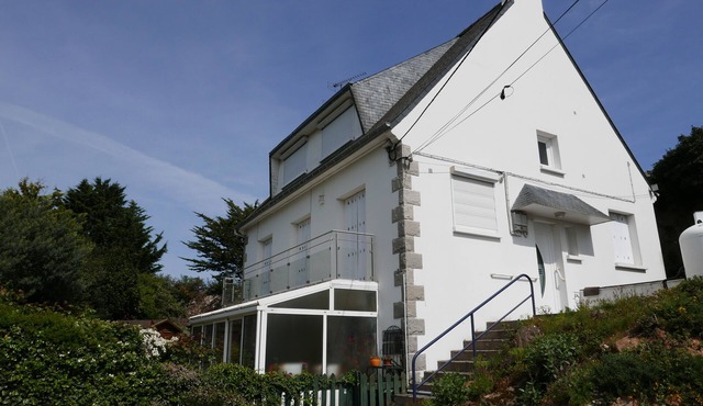 Apt. near beaches and golf course in quiet residential area close to shops