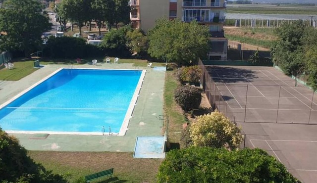 Apt Pioner 1- communal swimming pool, parking, fantastic views.