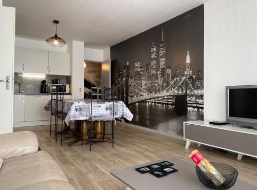 Apt PMR 2 chambres avec parking, proche tram