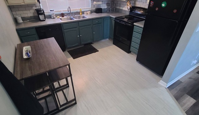 Apt Retreat 2nd TWO None! Firepit, pet-friendly, remodeled.