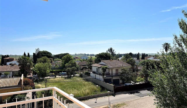 Apt Sant Pere Pescador - Pool & Wifi, Terrace Field View