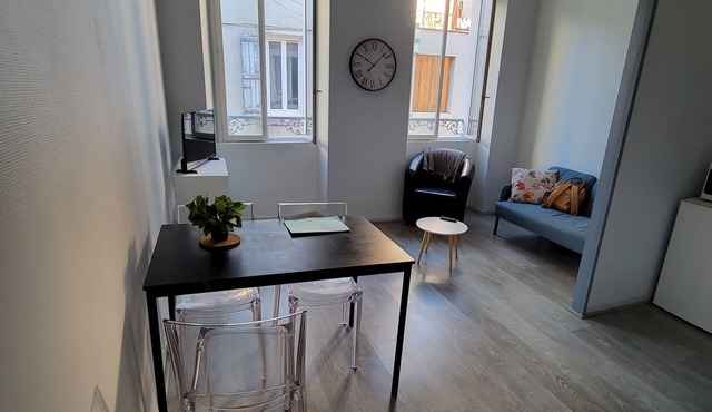 Apt T2 Centre Historique de Bagnères de Bigorre Toutes Commodités à 3min à Pied