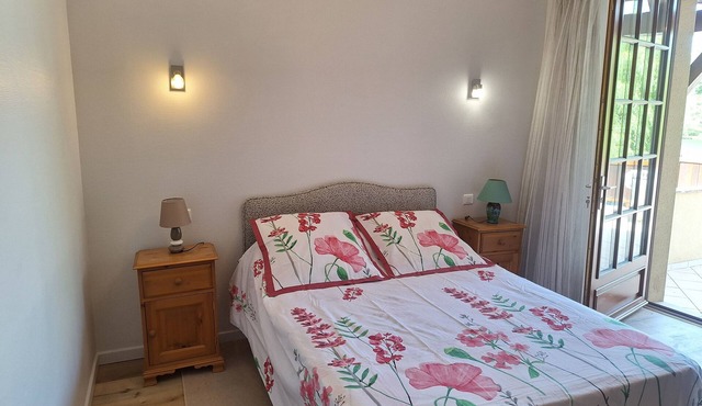 Apt T3 65 m2 facing the Dordogne with garage