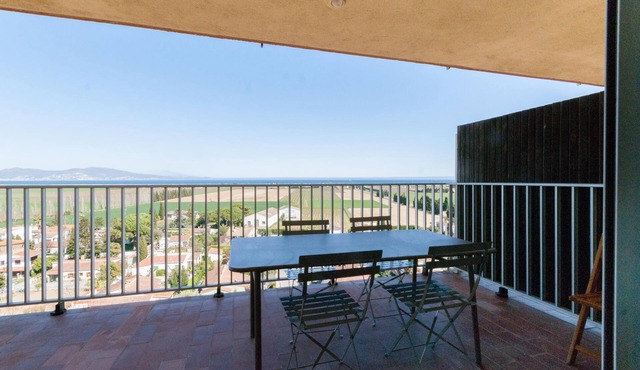 Apt TCanigo9B - Wifi, views, parking.