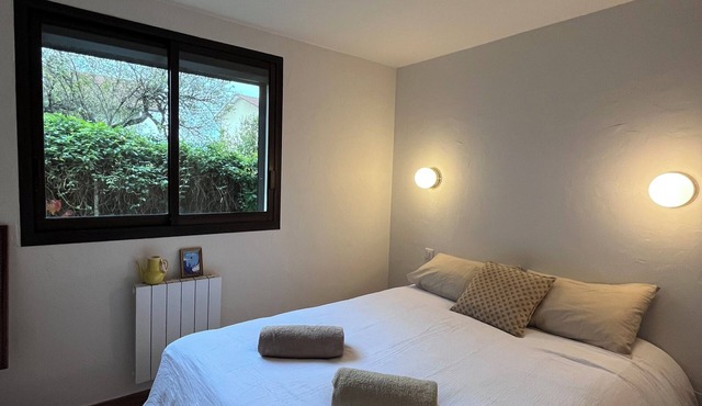 Apt terrace in Meythet beautiful exposure bedroom and separate toilet 4 per max