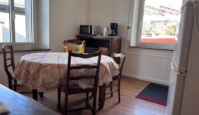Apt village center in character house