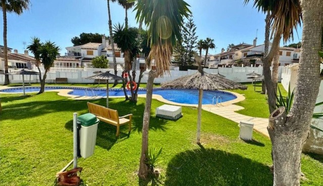 Apto amplio, especial para parejas y familias, a pasos de la Playa