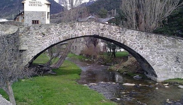 APTO. LOW COAST IN SALLENT DE GALLEGO (Huesca) 5 pers.