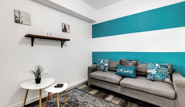 Aqua Breeze Retreat with Free Parking