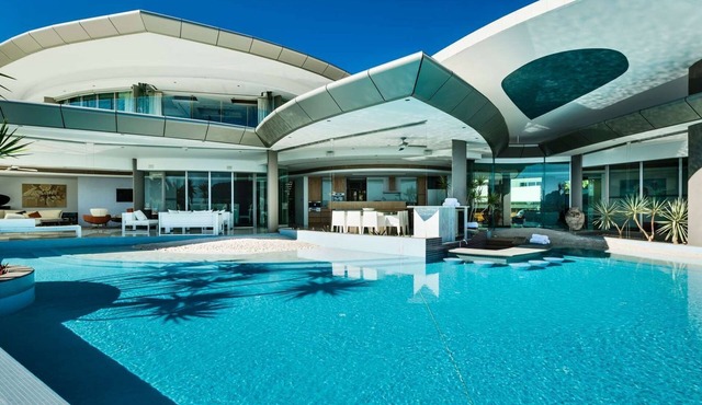 Aqua by Contemporary Hotels