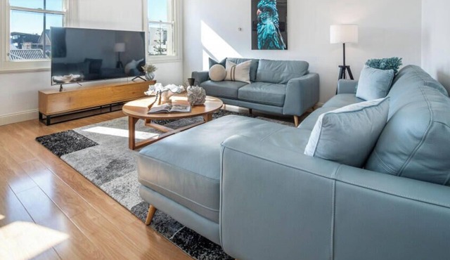 Aqua by the Sea - 1BR, Beachfront, Pool & Gym