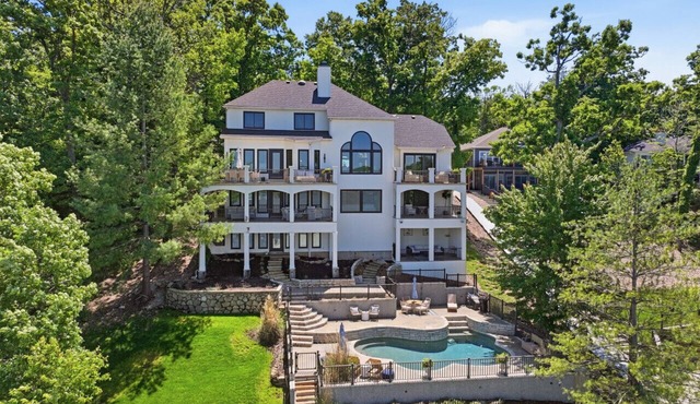 Aqua Estate - Heated Pool, Game Room & 2 Boat Slips!